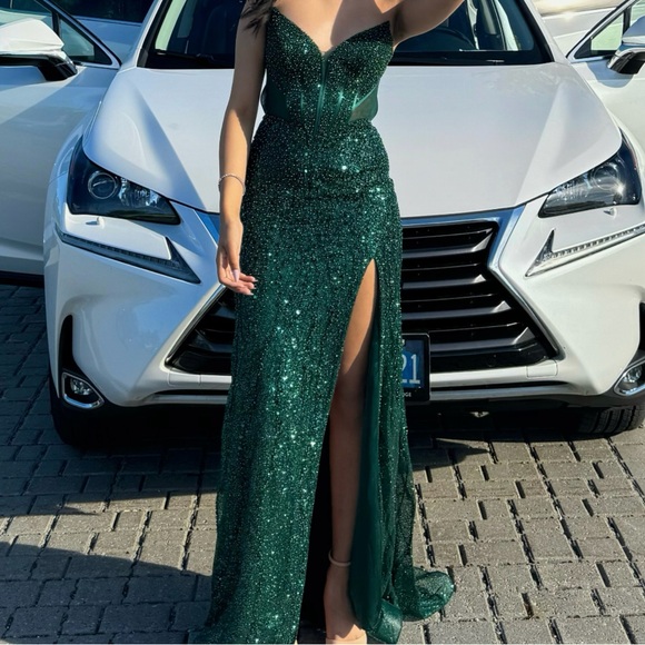 ladavine emerald green evening dress - Picture 3 of 4